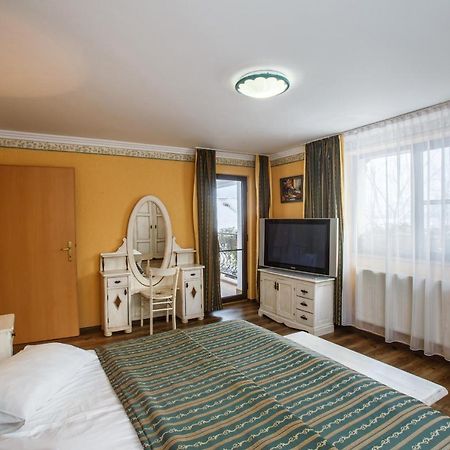Domeniul Dracula Danes Hotel Екстериор снимка