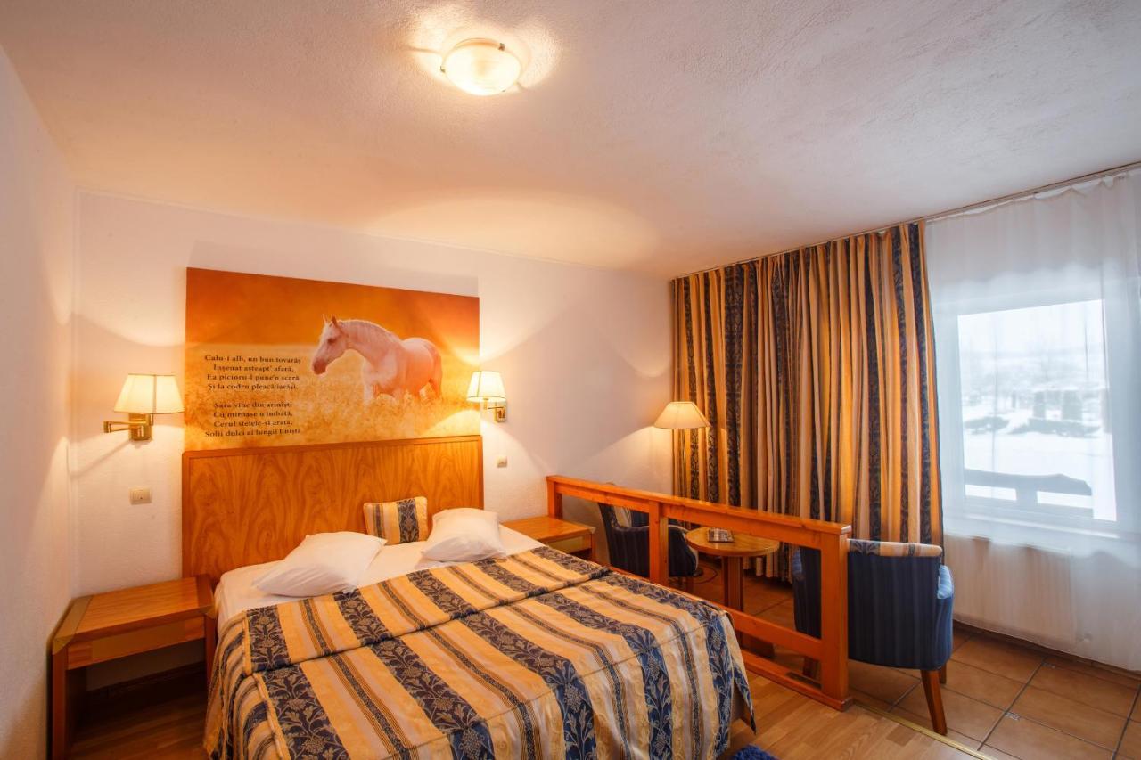 Domeniul Dracula Danes Hotel Екстериор снимка
