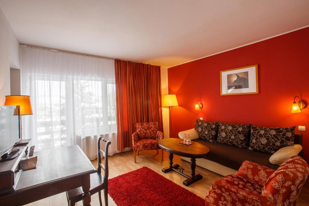 Domeniul Dracula Danes Hotel Екстериор снимка
