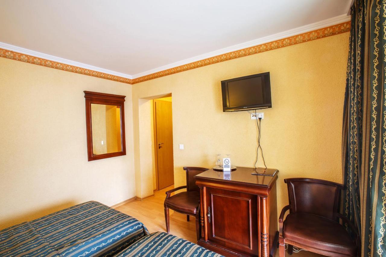 Domeniul Dracula Danes Hotel Екстериор снимка