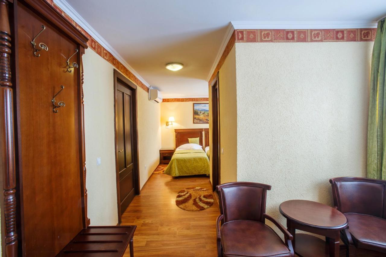 Domeniul Dracula Danes Hotel Екстериор снимка