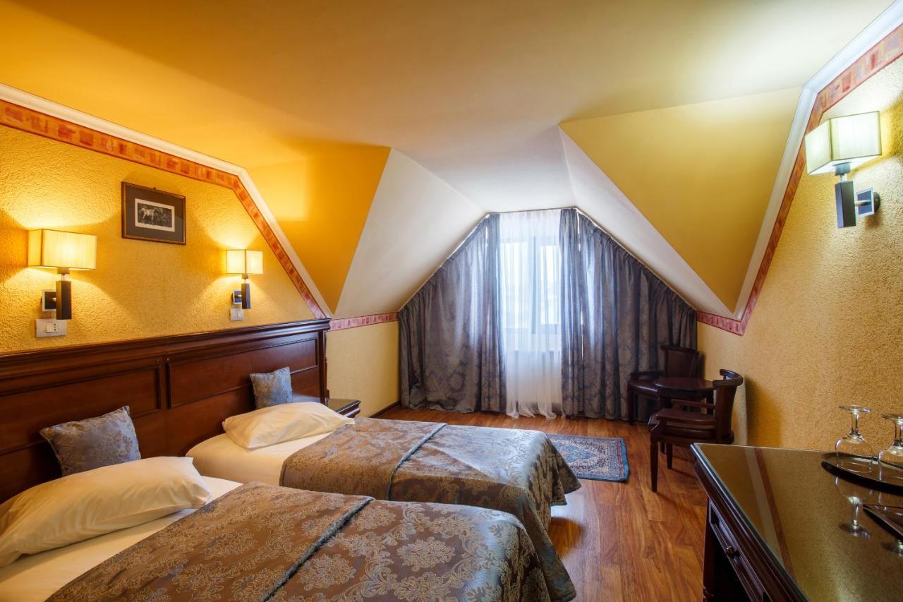 Domeniul Dracula Danes Hotel Екстериор снимка