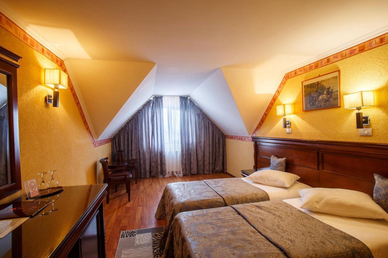 Domeniul Dracula Danes Hotel Екстериор снимка