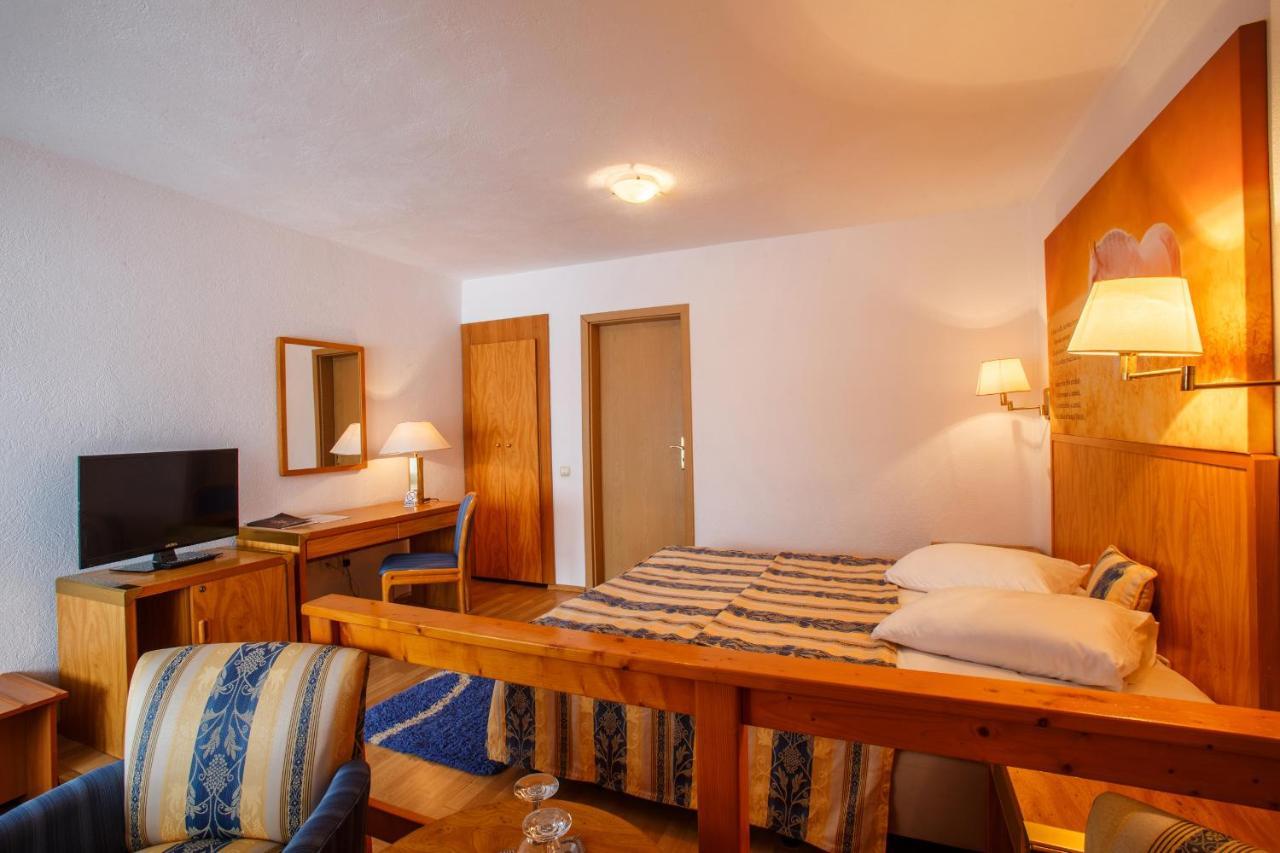 Domeniul Dracula Danes Hotel Екстериор снимка