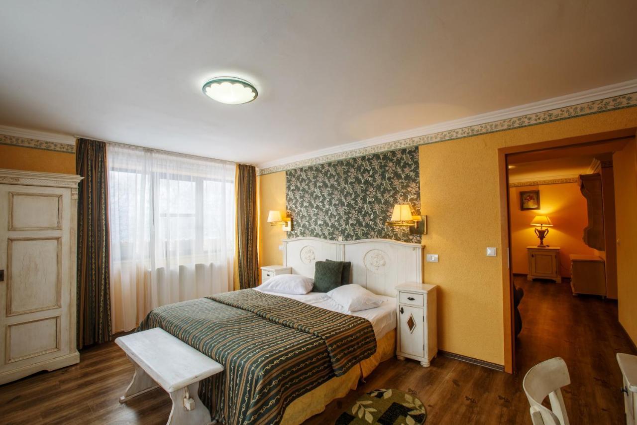 Domeniul Dracula Danes Hotel Екстериор снимка