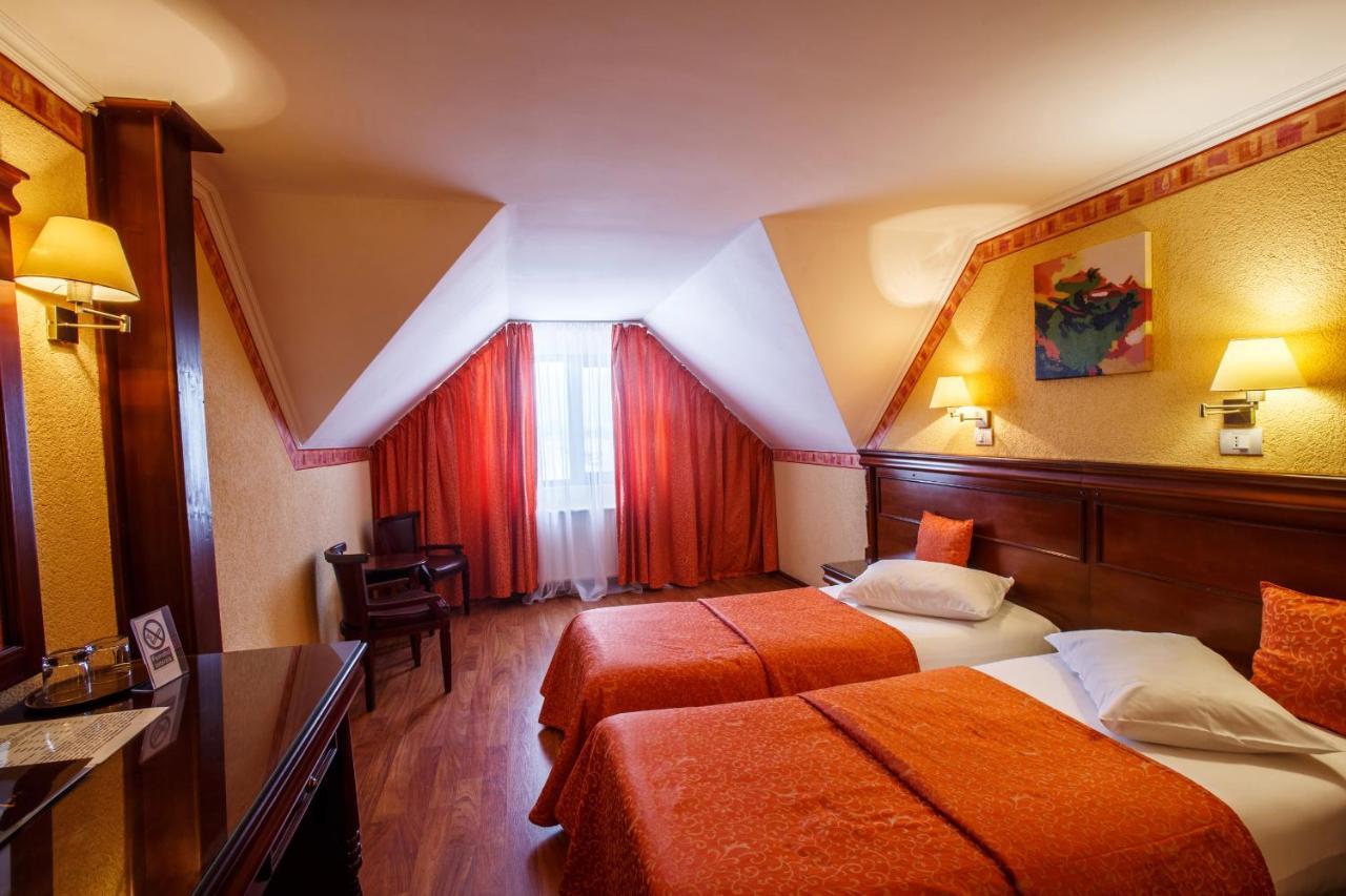 Domeniul Dracula Danes Hotel Екстериор снимка