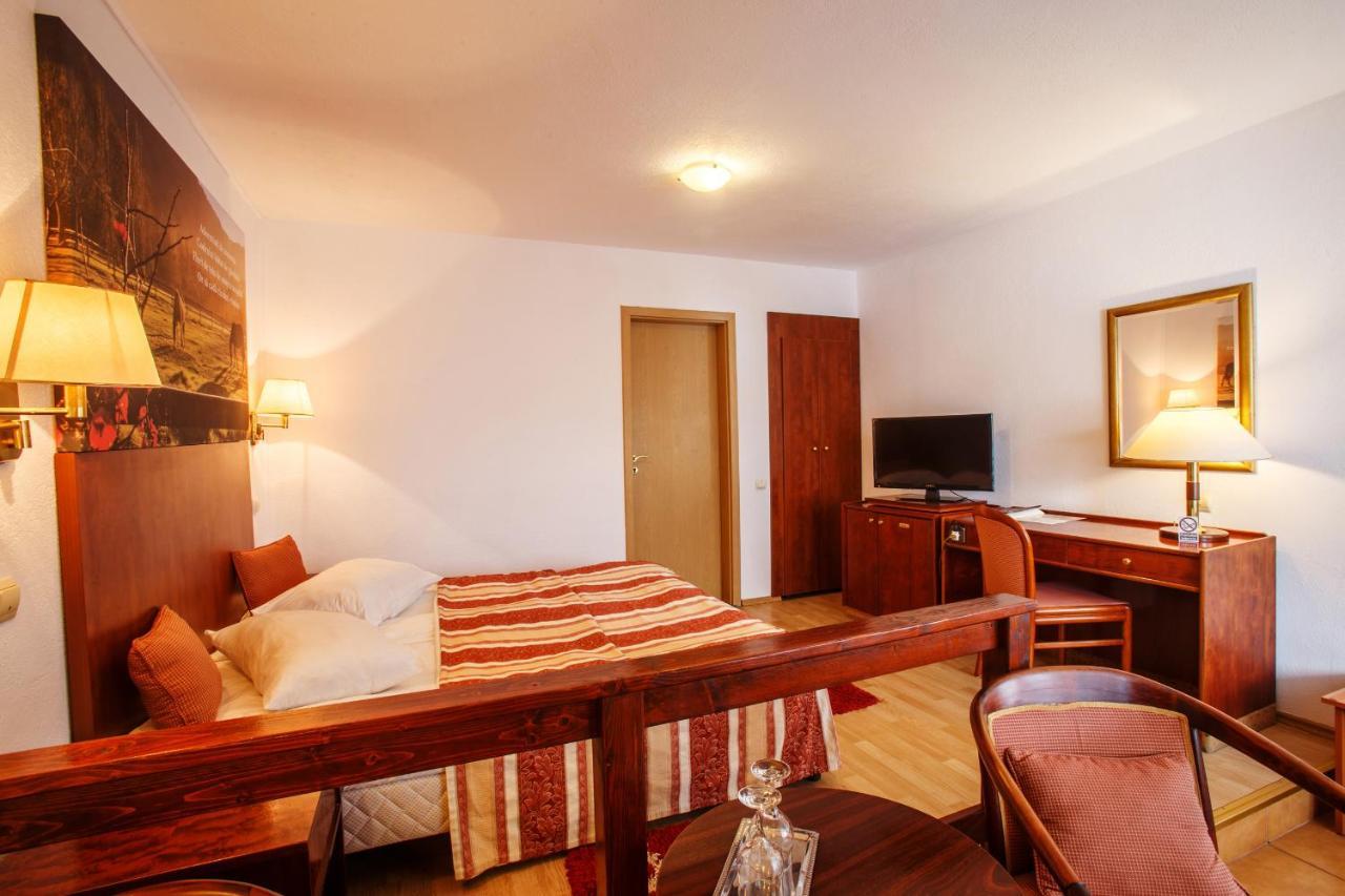 Domeniul Dracula Danes Hotel Екстериор снимка