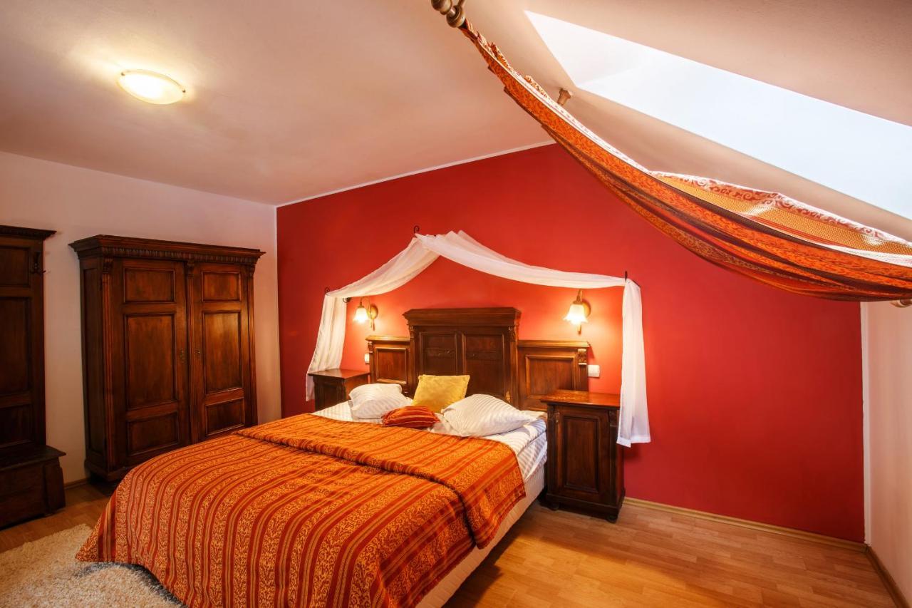 Domeniul Dracula Danes Hotel Екстериор снимка