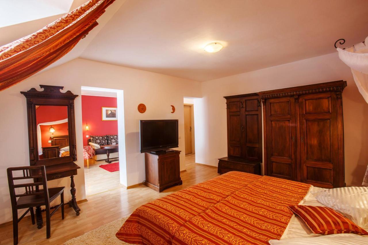 Domeniul Dracula Danes Hotel Екстериор снимка