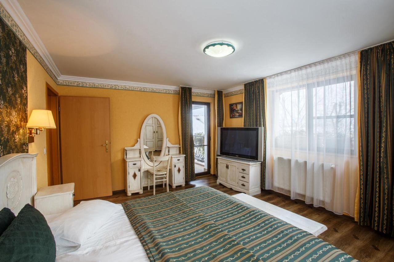 Domeniul Dracula Danes Hotel Екстериор снимка